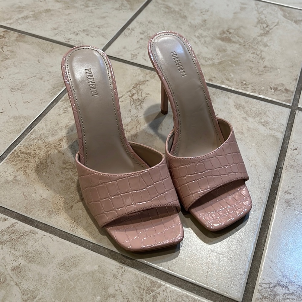 Forever21 nude textured heels